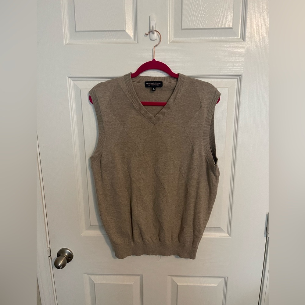 Round tree and Yorke Tan Academia Argyle Print Sweater Vest casual office